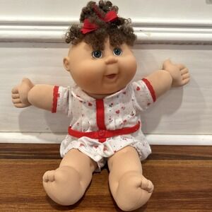 Cabbage Patch 2004 Hong Kong PA 11 Blue Eyes Curly Brown Top signed